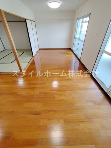 ファインビレッジの居間・リビング