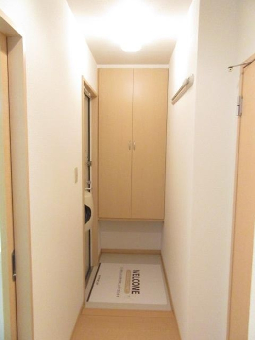 リビングタウン下地Ⅱ　Bの玄関|別部屋写真です。