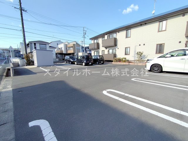 ル　ココンの駐車場