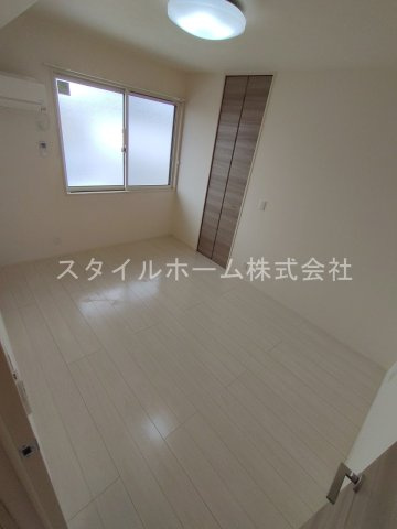 ヴェルジェAの居間・リビング