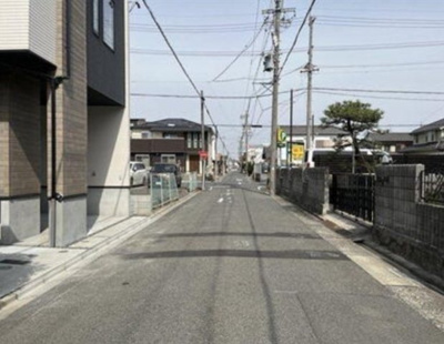 【前面道路含む現地写真】 | KIS名古屋市南区西田町1期全1棟＜新築一戸建て仲介手数料無料＞ | 前面道路含む現地写真です
