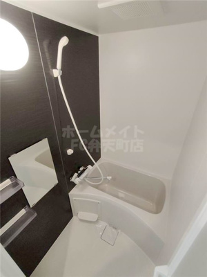 【浴室】 | グランパシフィック弁天町 | コンパクトで使いやすいお風呂です