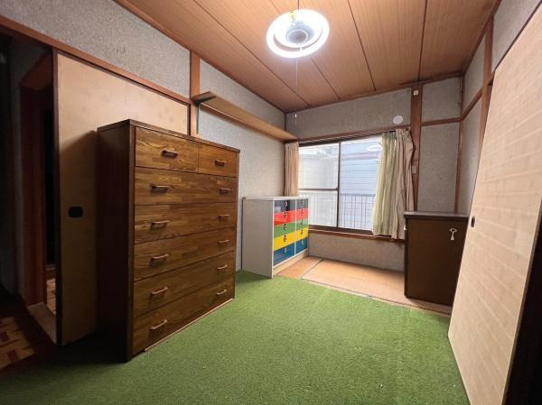 緑が丘２丁目　一戸建ての和室|和室5帖
■物件内覧・資金計画相談・住宅ローン相談、リフォーム相談、お問合せ受付中■
※当日・翌日のご内覧、ご相談はお電話でのお問合せがスムーズです！