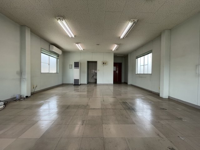 栄ビルの内装