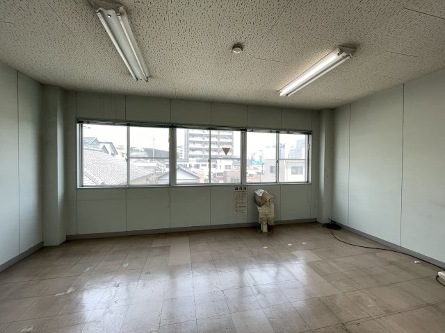 栄ビルの内装