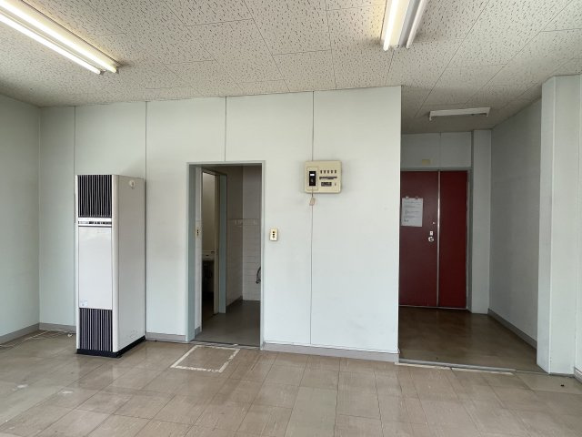 栄ビルの内装