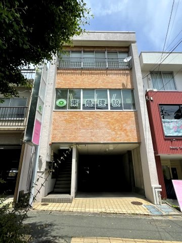 栄ビルの外観