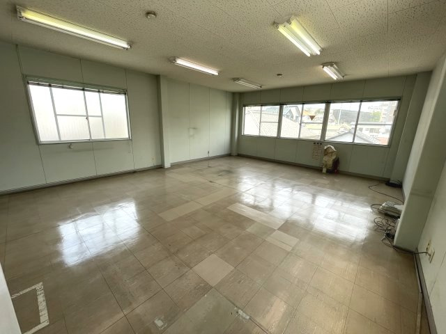 栄ビルの内装