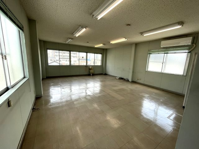 栄ビルの内装