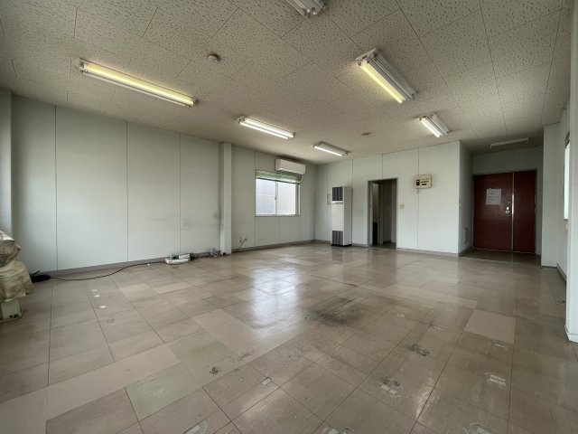 栄ビルの内装