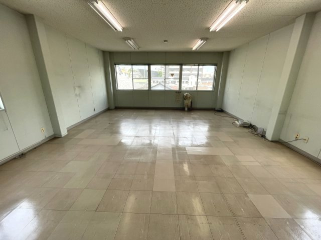 栄ビルの内装