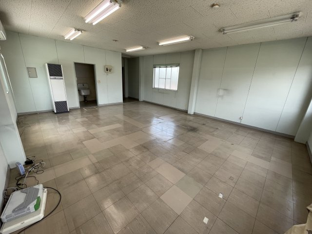 栄ビルの内装