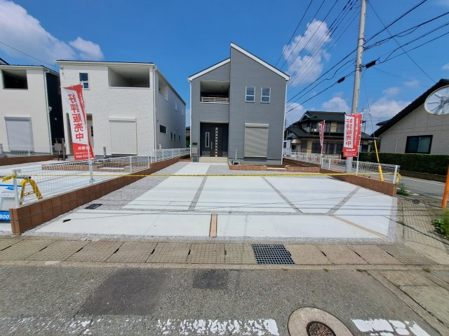 新築　前橋市天川大島第4　Livele Garden.S　3号棟の駐車場|現地写真　 建物南側に並列で2台置けます♪					
