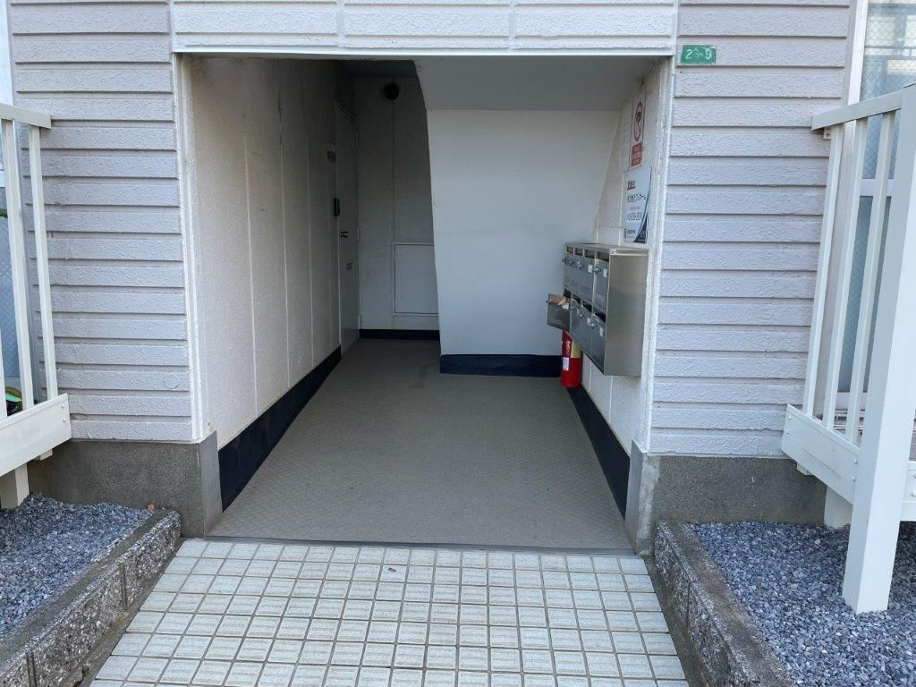 メゾン船橋法典の玄関