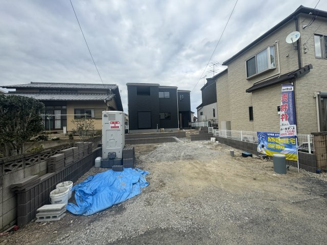 新築　高崎市寺尾町第4　Livele Garden.S　1号棟の駐車場|現地写真　駐車スペースは並列2台分可能です！					
