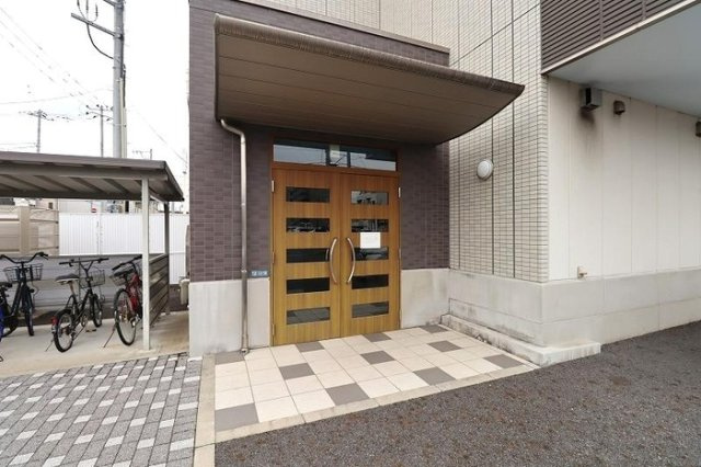 Wisteria（ウィスタリア）のエントランス