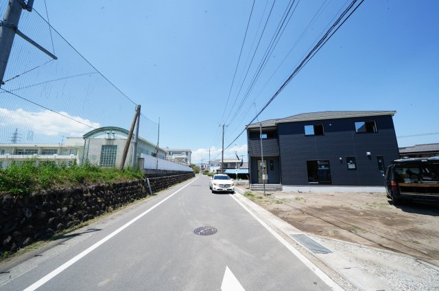 新築　北群馬郡吉岡町7期　2号棟の前面道路含む現地写真|現地写真　西側接道幅員約6.3ｍ
