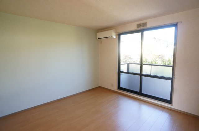 【洋室】 | メゾクレール・ナカモトB | 8帖の洋室です