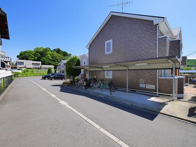 メゾン・グランパⅡのその他共用部分|自転車置き場は出入りがしやすく快適です