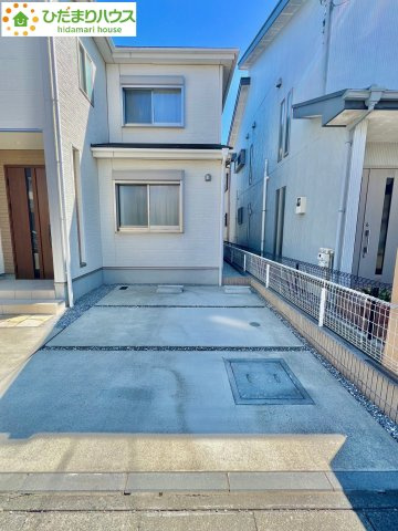 上尾市平塚　中古一戸建ての駐車場