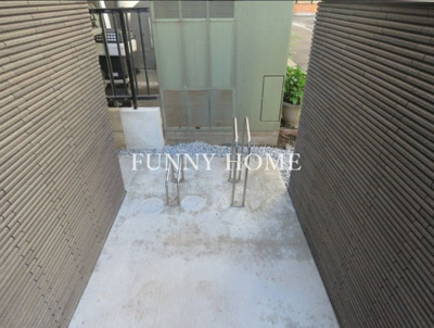 【駐車場】 | Vivre | 駐輪スペースもあります♪