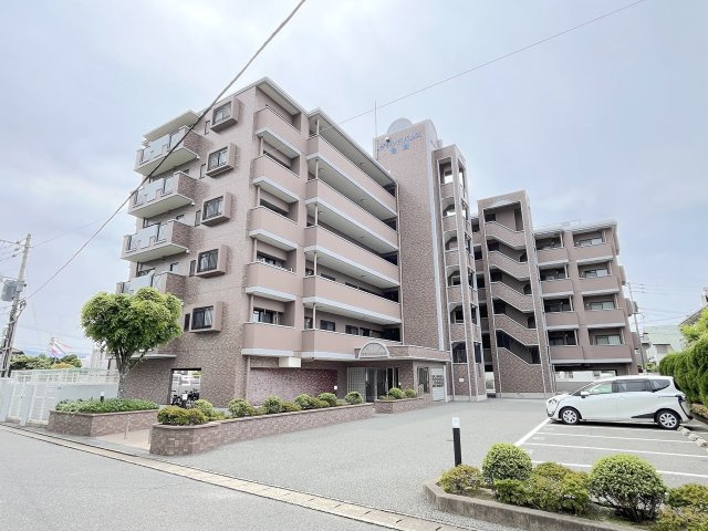 グランドパレス松崎の外観