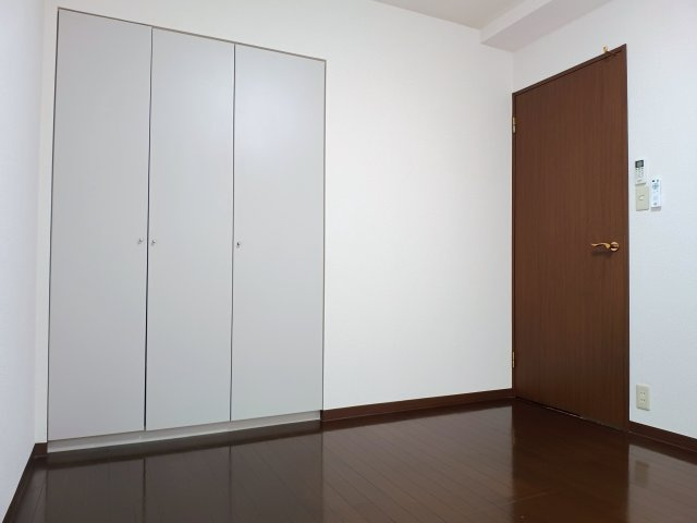 カーサマリアージュササキの洋室