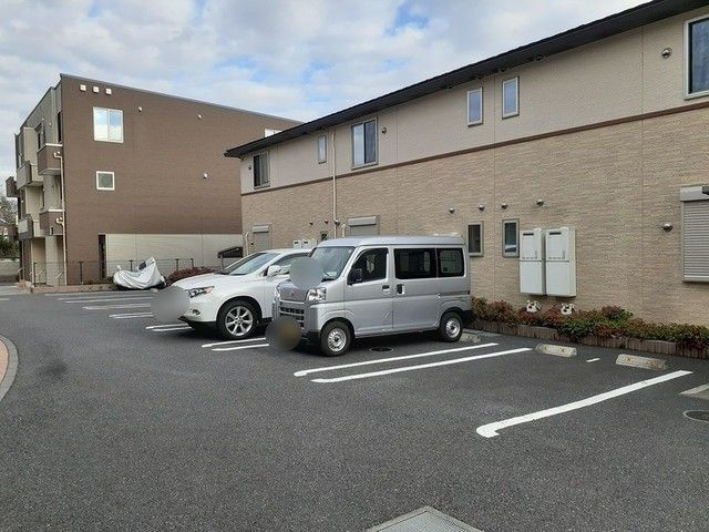 パストラール　ライツⅡの駐車場