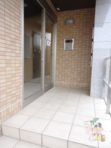 レジデンス鹿田のエントランス