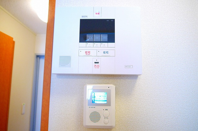 レオパレスＬａ　Ｖｉｓｔａ２のセキュリティ|モニター付きインターホンです