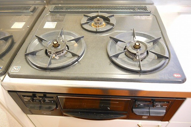 レオパレスＬａ　Ｖｉｓｔａ２のキッチン|お料理しやすいキッチンです