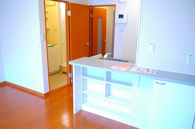 レオパレスＬａ　Ｖｉｓｔａ２の居間・リビング|ゆったり過ごせるリビングです