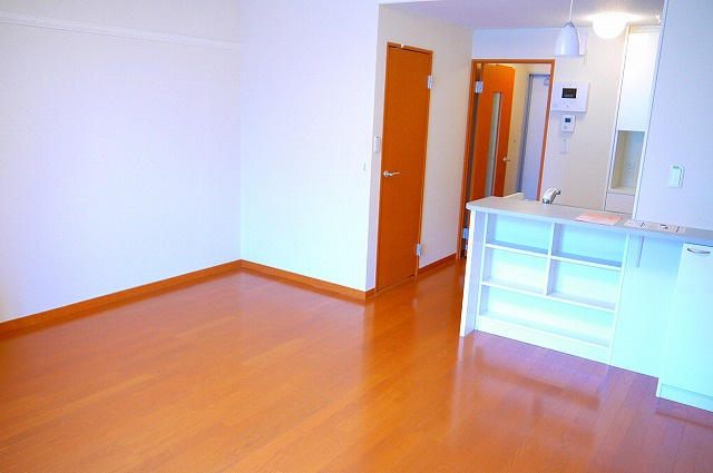 レオパレスＬａ　Ｖｉｓｔａ２の居間・リビング|こちらのリビングで趣味の時間をお楽しみください