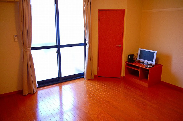 レオパレスＬａ　Ｖｉｓｔａ２の寝室|広々とした洋室です