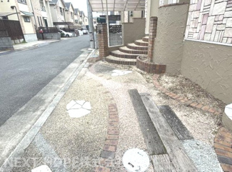 【駐車場】 | セカンドカーも駐車可能な駐車スペース２台分あり♪