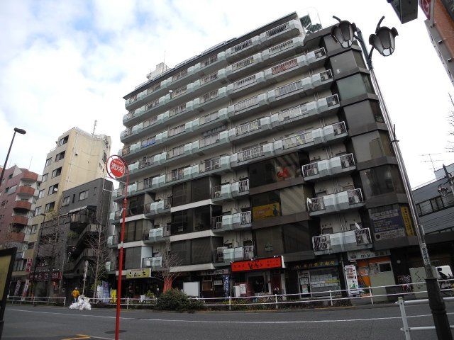 バラードハイム新宿渡辺ビルの外観