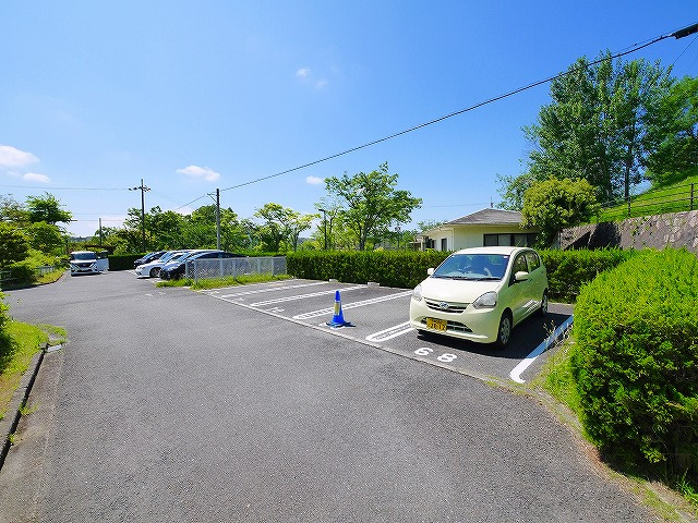 中登美団地(個人）の駐車場