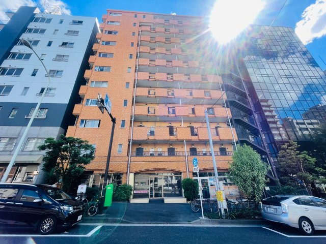 リレント新宿の外観