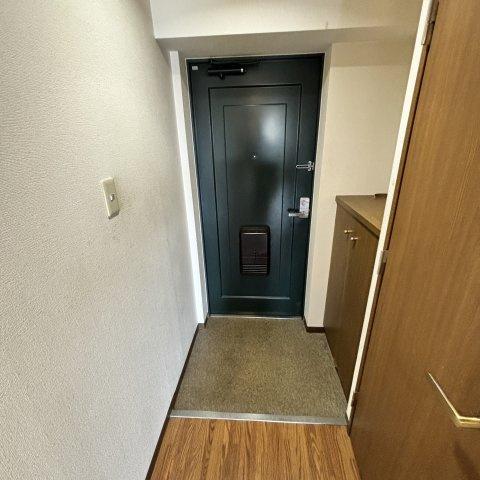 ティアラ高砂ハイツの玄関