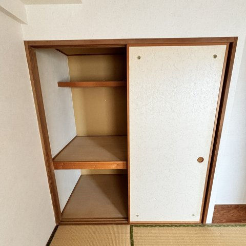 ティアラ高砂ハイツの収納