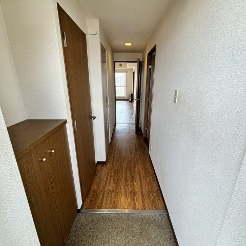 ティアラ高砂ハイツの玄関