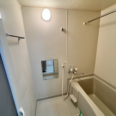 ティアラ高砂ハイツの浴室