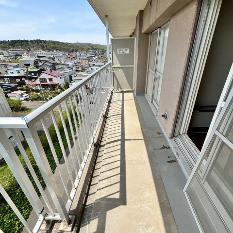 ティアラ高砂ハイツのバルコニー