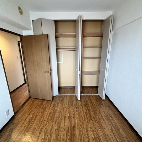 ティアラ高砂ハイツの収納