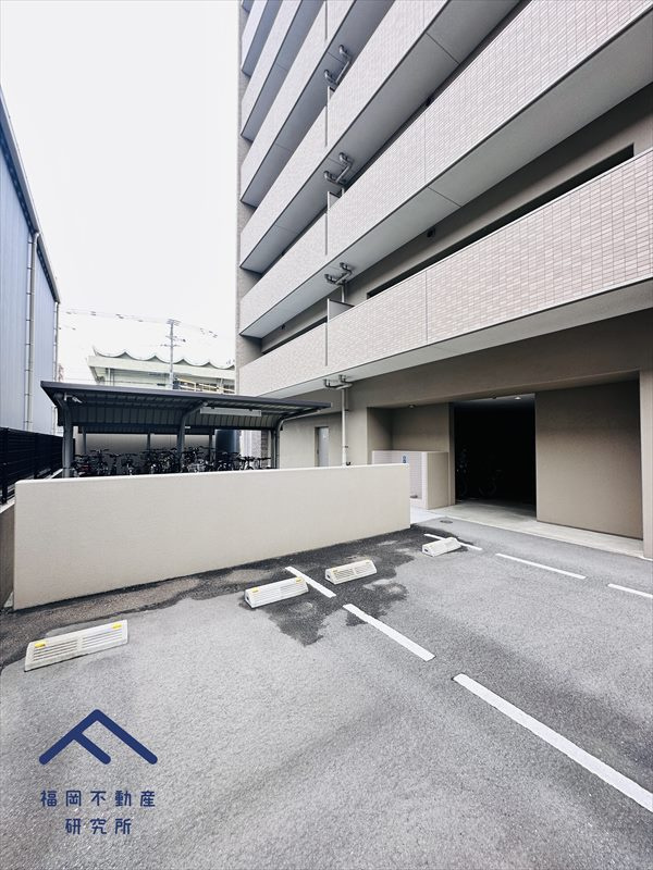 アルファライフ吉塚駅東Ⅱの駐車場