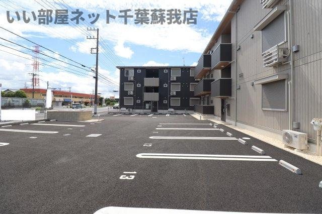 ルミエール五井・Ⅰの駐車場|駐車場があるので、車を買う予定の方も安心です