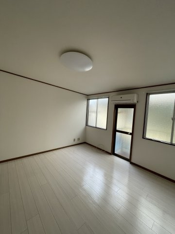 グリーンプラザの居間・リビング|(参考)同マンション反転取り他部屋の写真