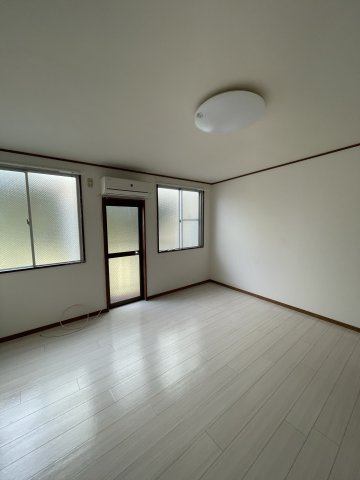 グリーンプラザの居間・リビング|(参考)同マンション反転取り他部屋の写真
