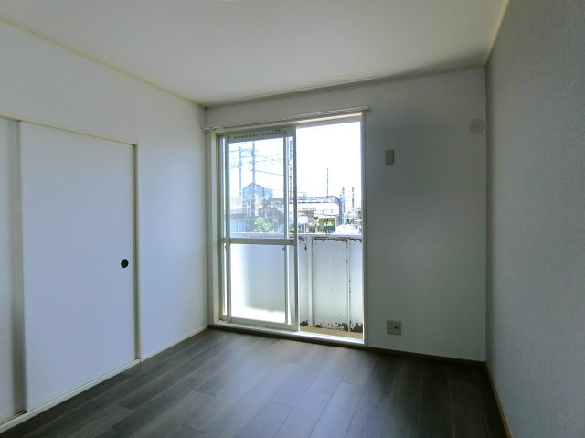 パルテール市川の洋室