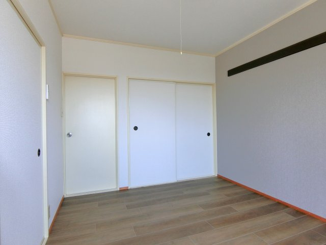 パルテール市川の洋室